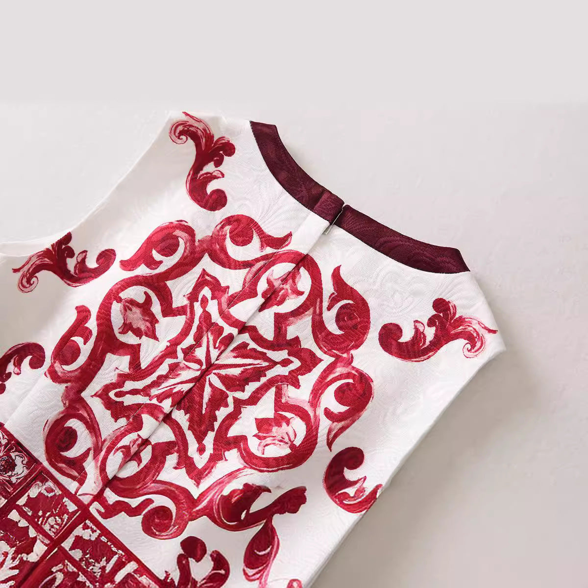 Women's Positioning Printing Red Flower Porcelain A- Vests