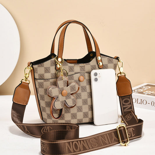 Women's Fashionable Large Capacity Vegetable Basket High Shoulder Bags