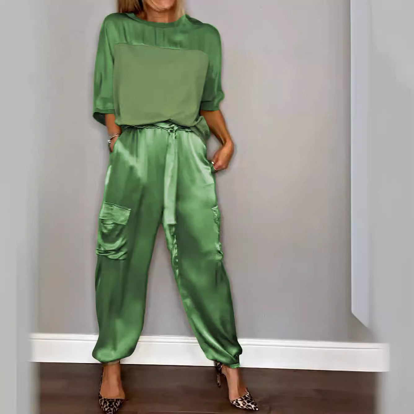 Women's Smooth Satin Short-sleeved Casual Two-piece Set Suits