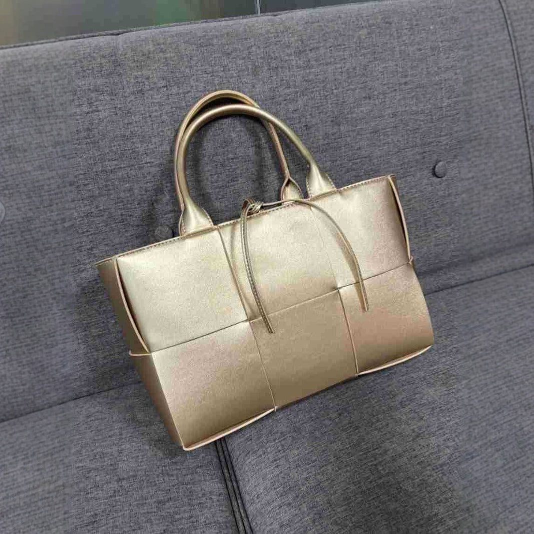 Women's Large Woven Urban Simple Rhombus Capacity Commuter Handbags