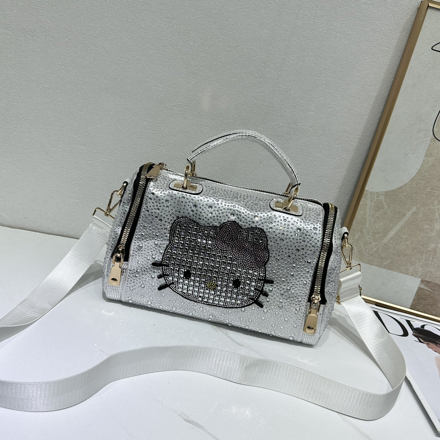 Women's Versatile Fashion Commuter Cute Western Style Handbags