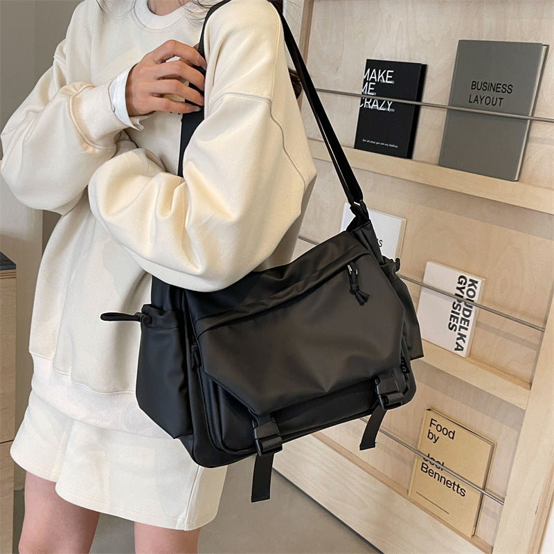 Women's & Men's & Large Capacity High-grade Simple Waterproof Men's Messenger Bags