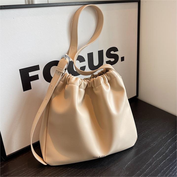 Women's Simple Commute Large Capacity Retro Tote Bags
