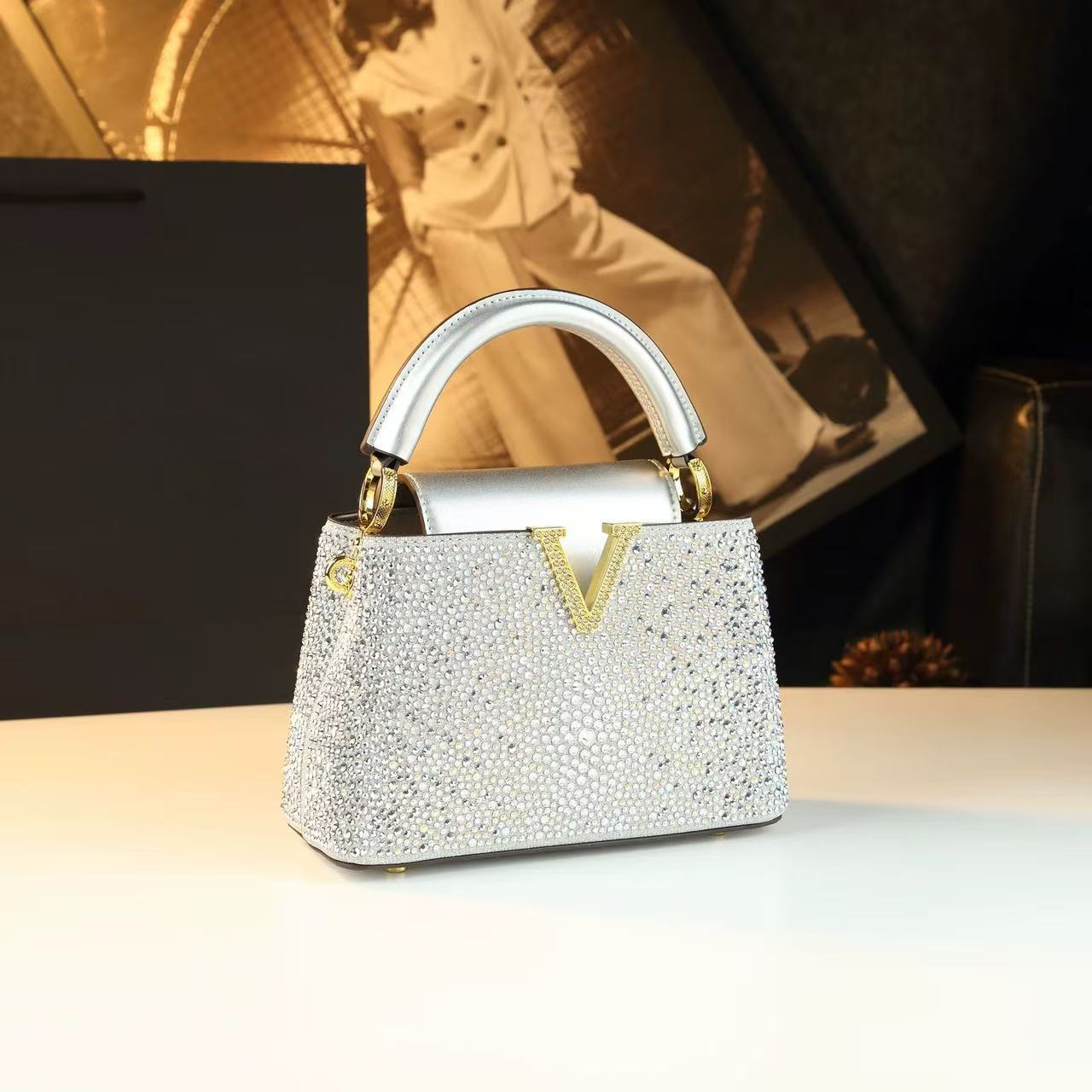 Versatile Women's High-grade Rhinestone Fashion Leather Crossbody Bags