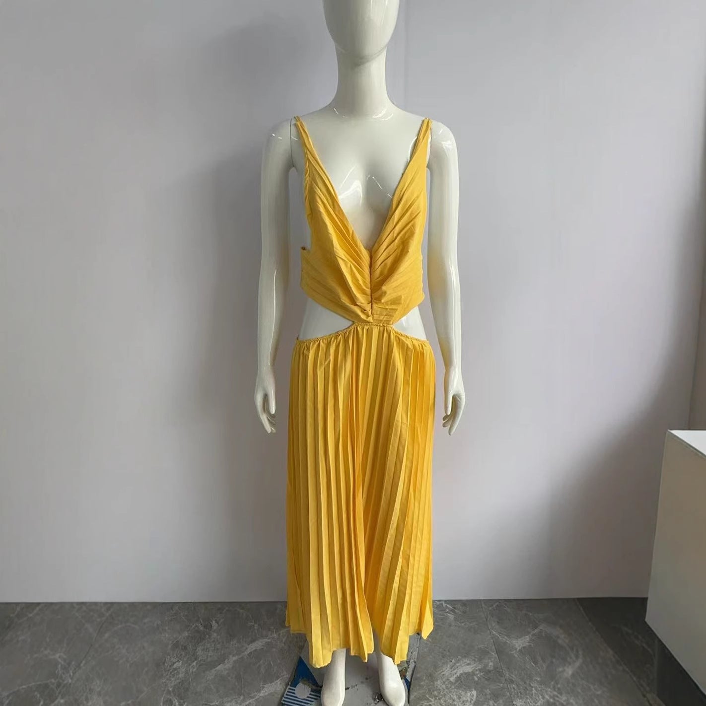 Summer Temperament Elegant Sleeveless Hollow Backless Dress