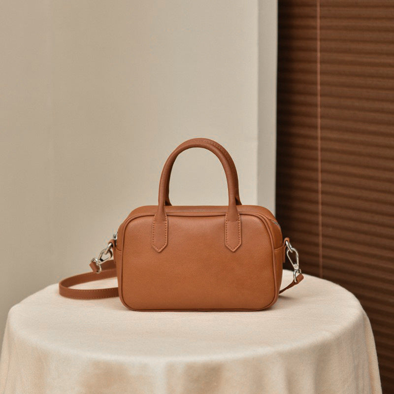 Elegant Vegetable Tanned Cowhide Vintage Commuter Bags