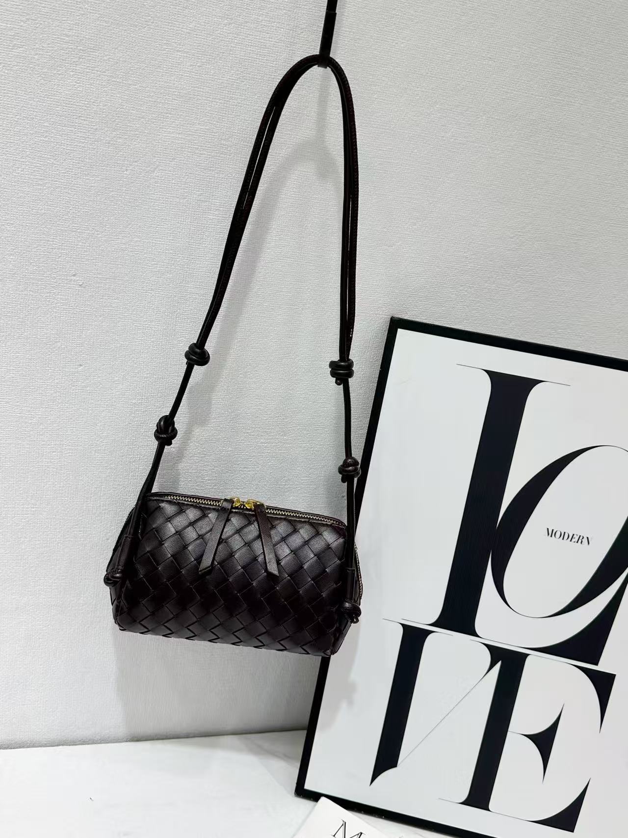 Commute Handmade Style Woven Minority Fashion Handbags