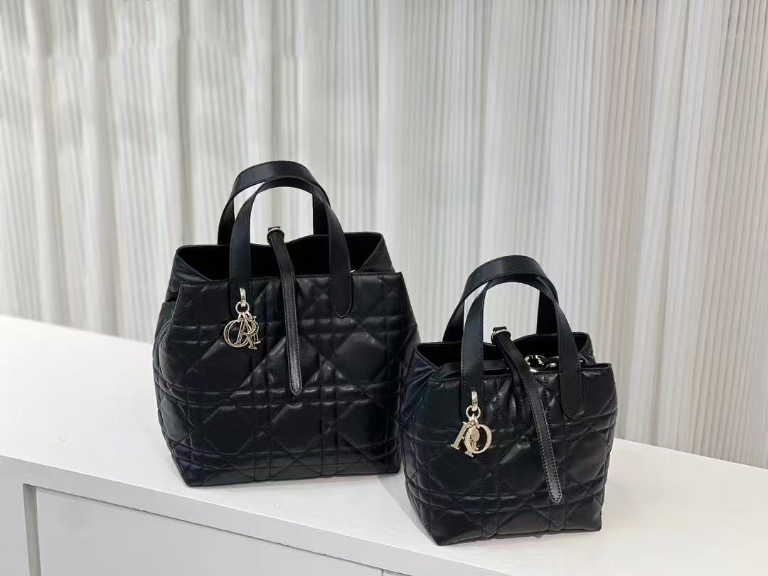 Native Vertical Cowhide Medium Rhombus Commuter Bags