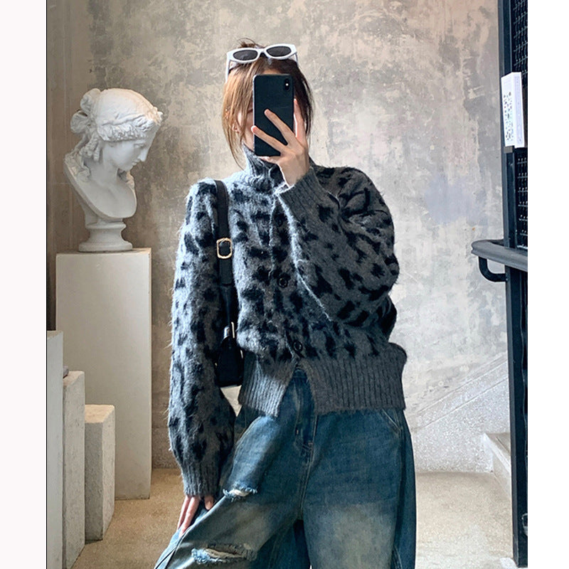 Women's High-grade Retro Stand Collar Loose Idle Knitwear