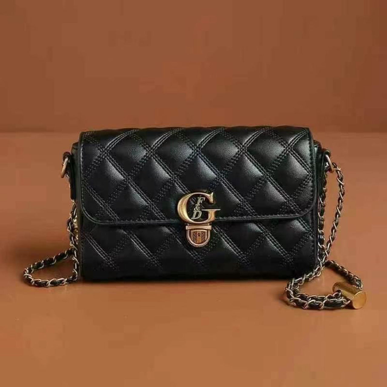 Casual Beautiful Women's Textured Rhombus Chain Lock