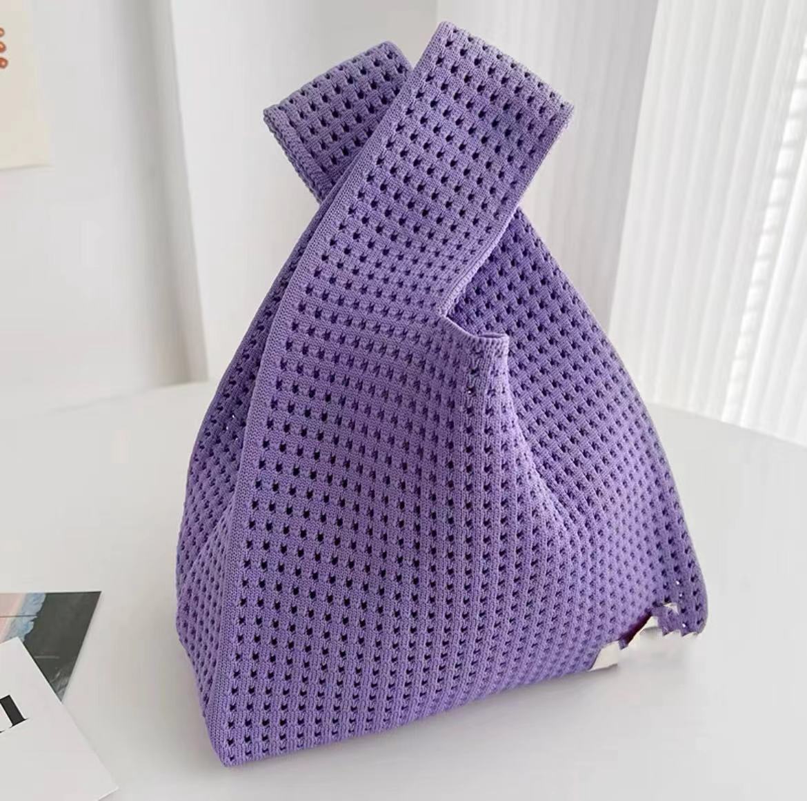 Women's Solid Color Knitted Wrist Simple Carrying Tote Bags