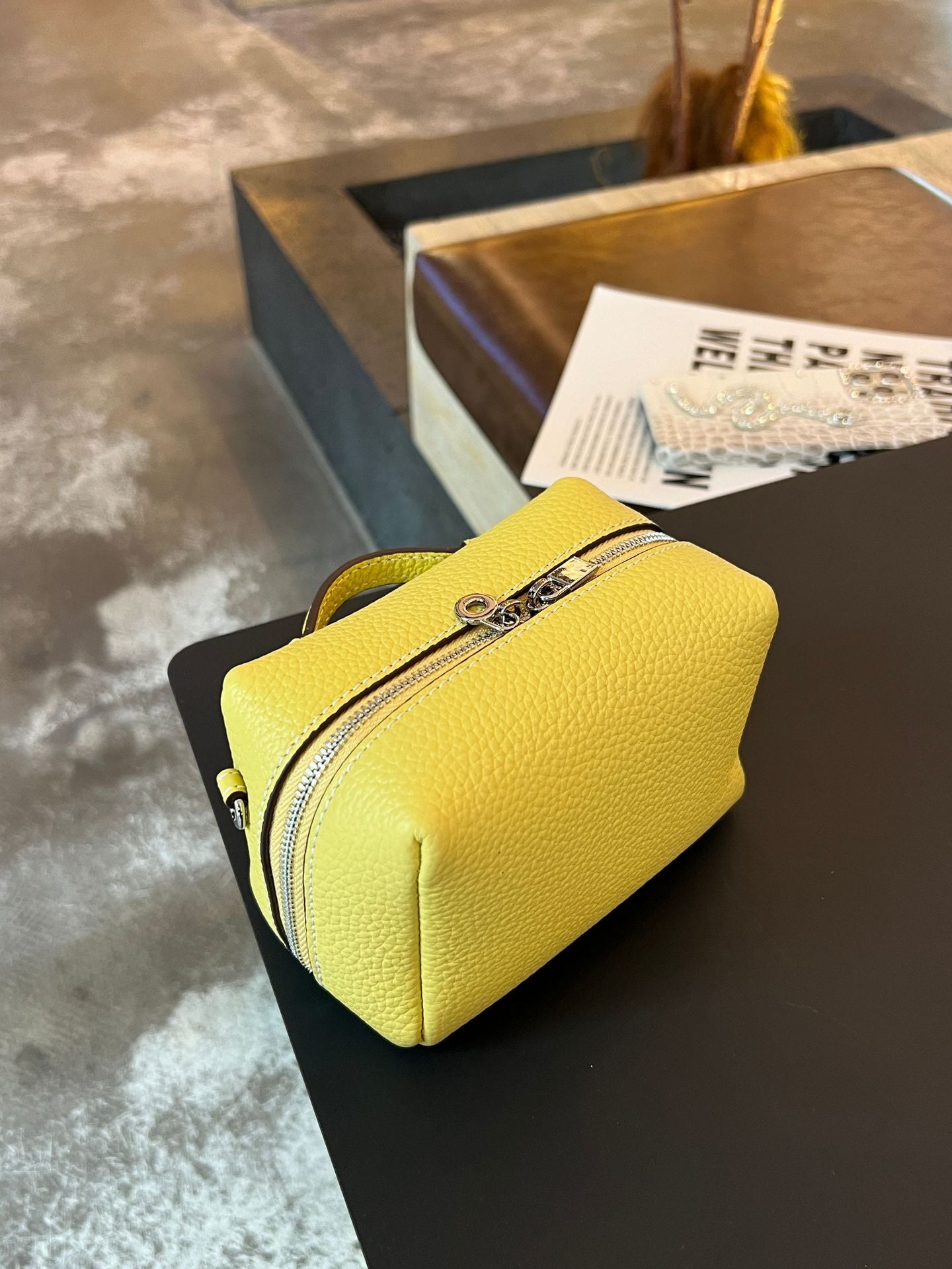 Women's Layer Cowhide Lunch Box Advanced Texture Bags