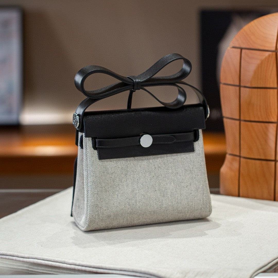 Canvas Layer Calfskin Wax Thread Hand Crossbody Bags