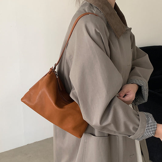 Women's Wind Genuine Leather Underarm Retro Commuter Shoulder Bags