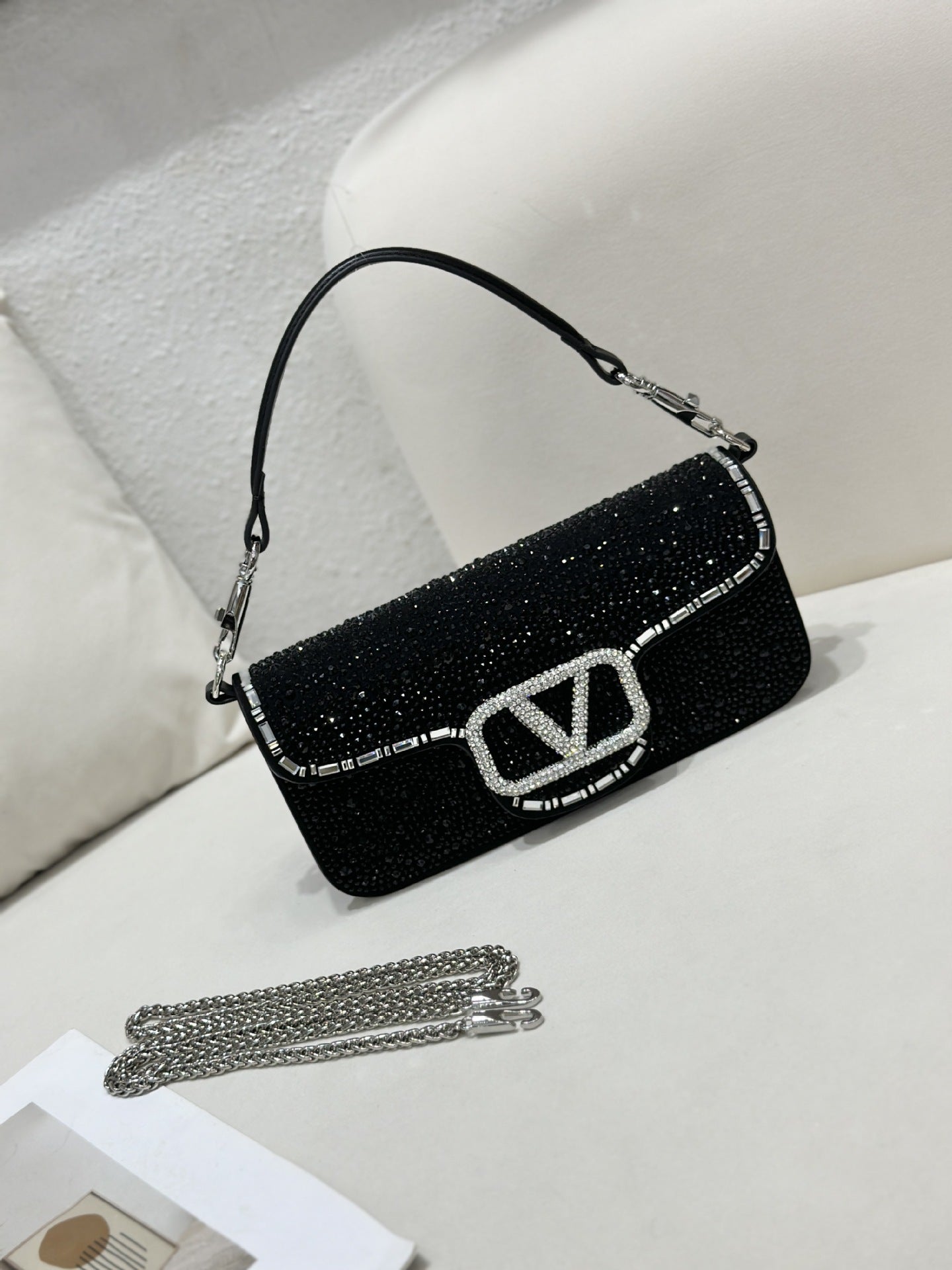 Comfortable Full Diamond Female Hand Holding Evening Bags