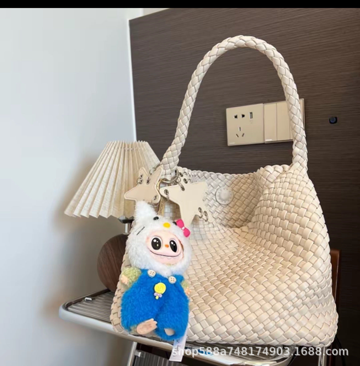 Women's Woven High-grade Exquisite Clutch Commute Underarm Bags