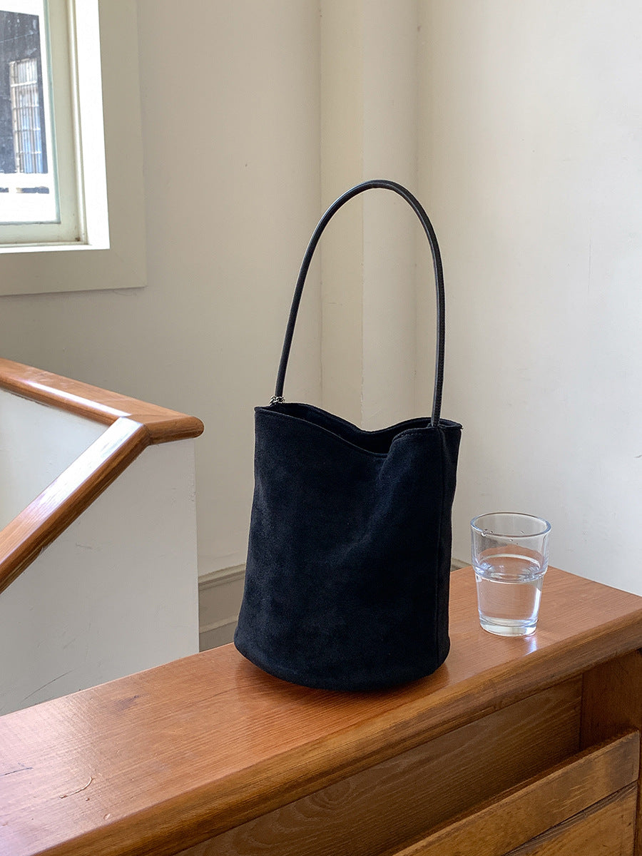 Women's Fashionable Korean Style Cylinder Retro Commuter Handbags