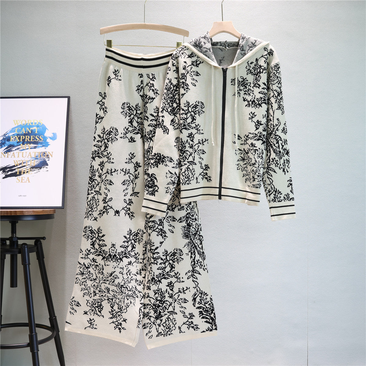 Women's Ink Painting Jacquard Loose-fitting Knitted Wide Tops