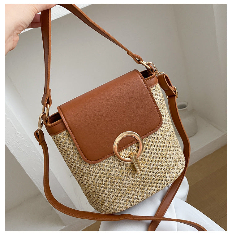 Women's Personality Straw Woven Beach Simple Twist Bags