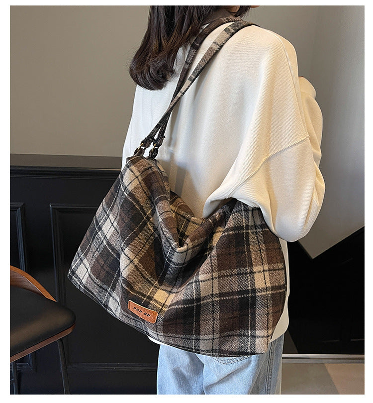 Women's Woolen Plaid Large Capacity Fashion College Shoulder Bags