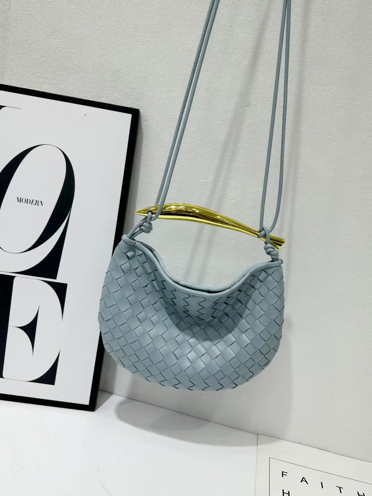 Women's Woven Genuine Leather High-grade Design Hand Metal Evening Bags