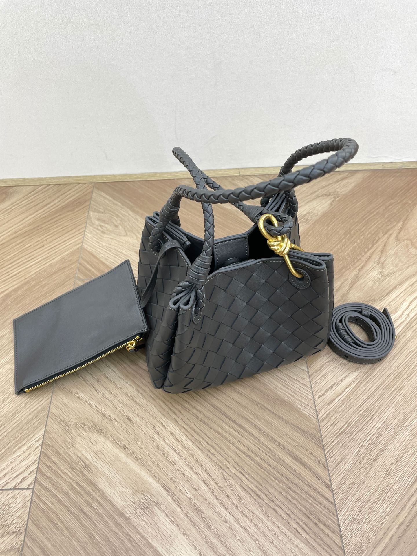 Innovative Shu Portable Underarm Vegetable Basket Crossbody Bags