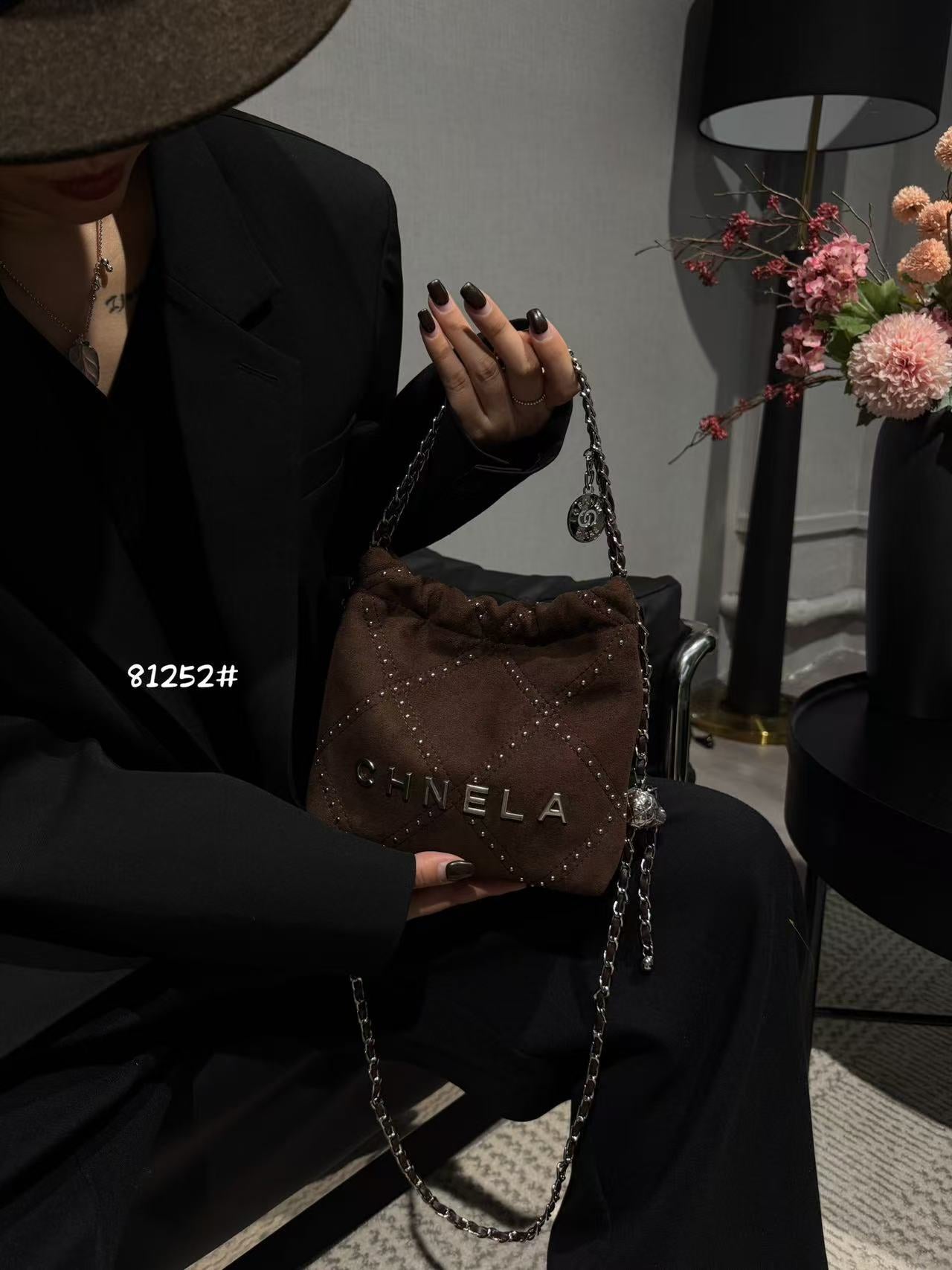 Women's Suede Pattern Retro Debutante Style Chain Tote Bags