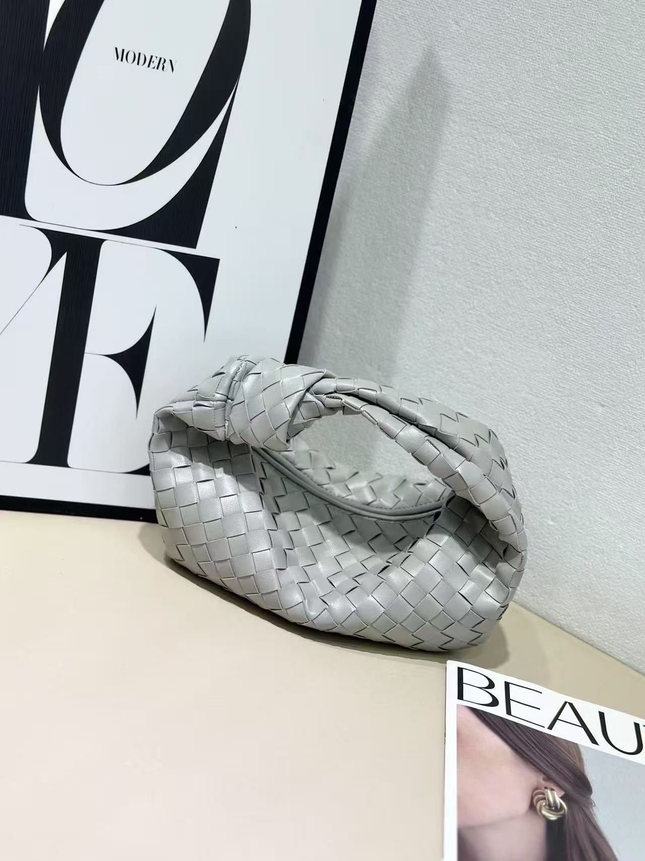 Creative Women's Hand-woven Dumplings Underarm Cowhide Handbags