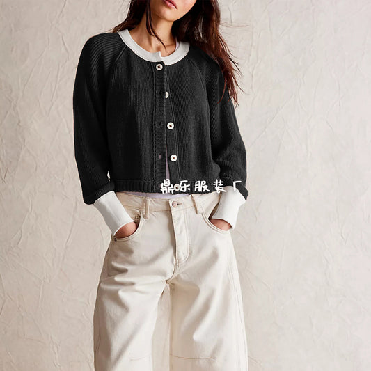 Women's Contrast Color Round Neck Single Row Sweaters