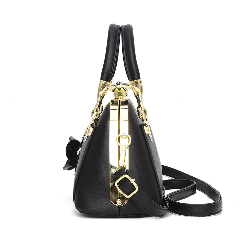 Women's Trendy Steel Frame Shell Mini Shoulder Bags