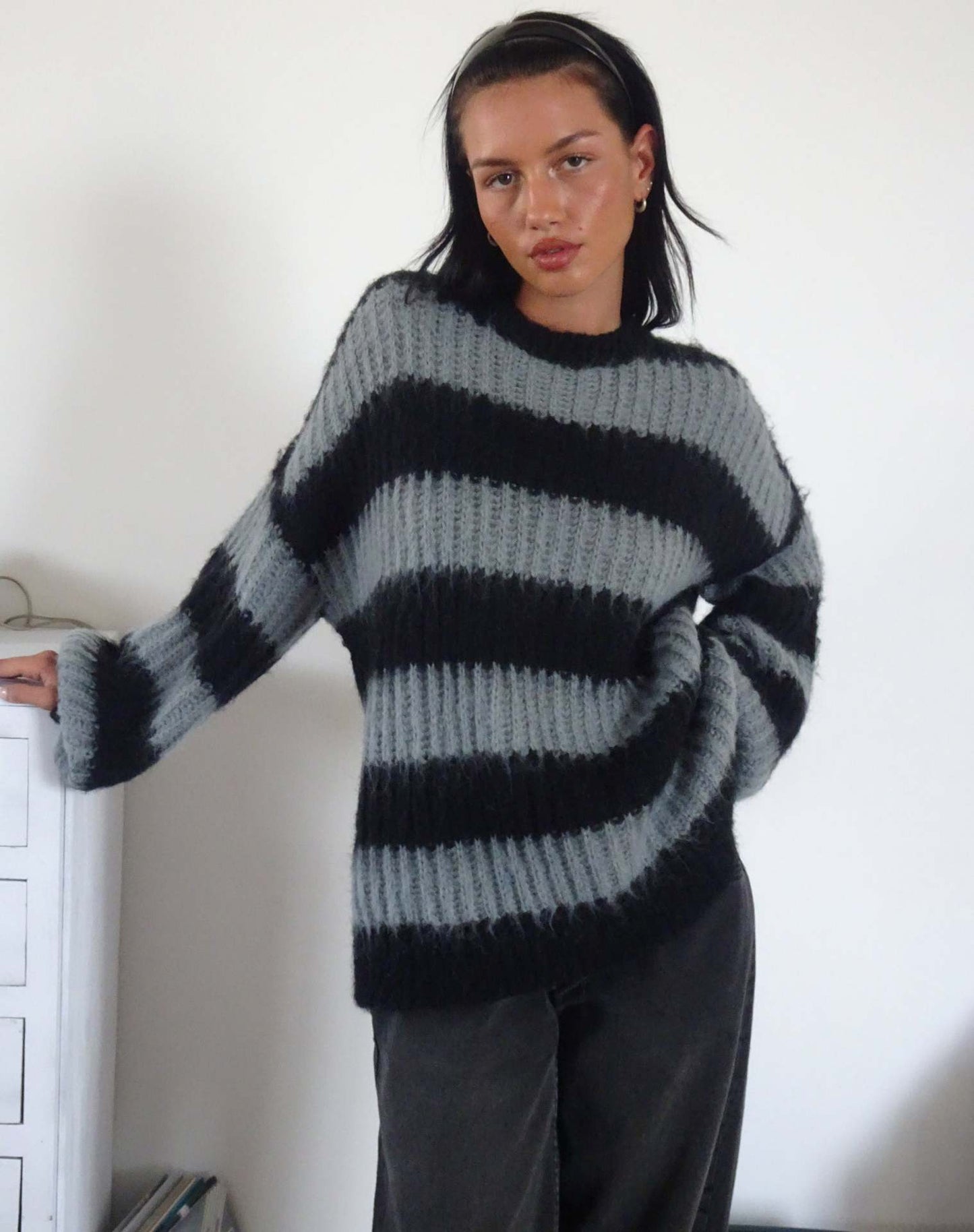 Women's Temperament Crew Neck Pullover Contrast Color Sweaters