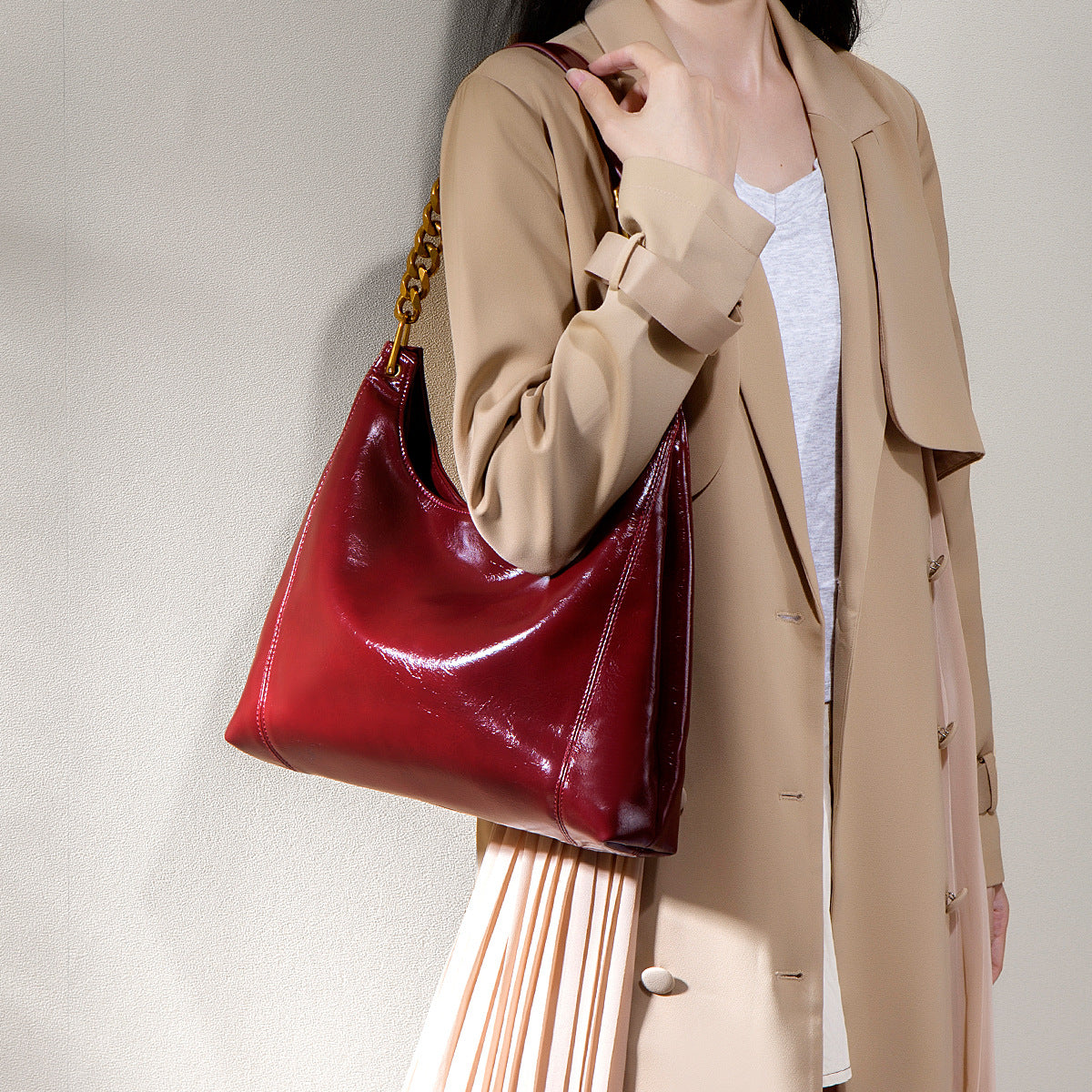 Women's Red Bride Fashionable Retro Large Capacity Handbags