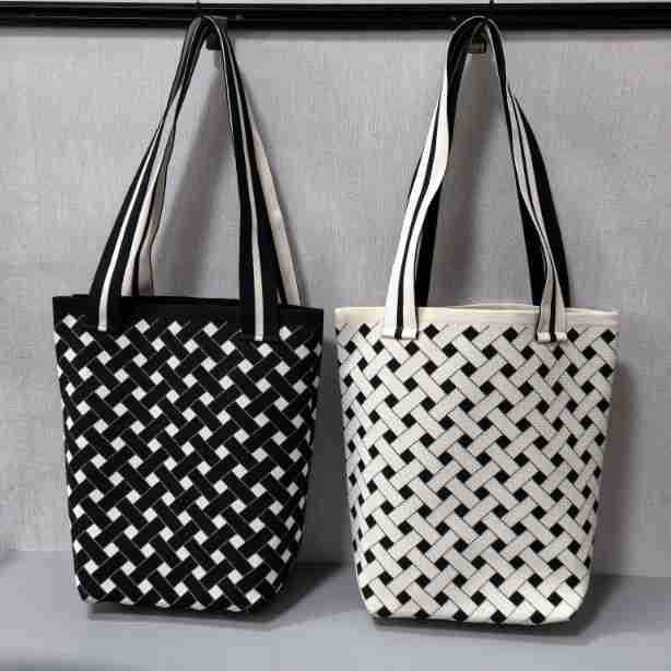 Women's Design Knitted Large Capacity For Street Tote Bags