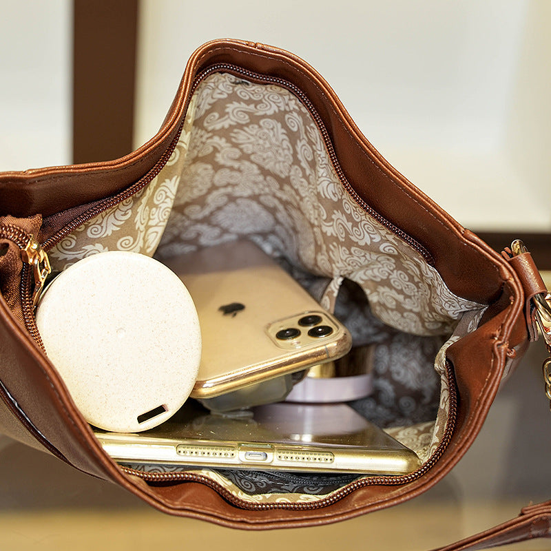 Women's Retro Autumn Lady Temperament Underarm Handbags