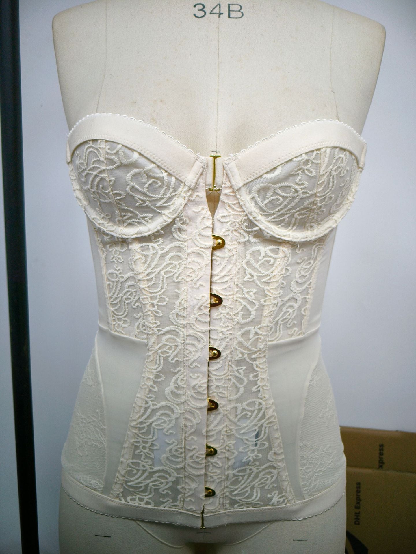 Cutout Corset Fishbone Tube Slim Lace Tops