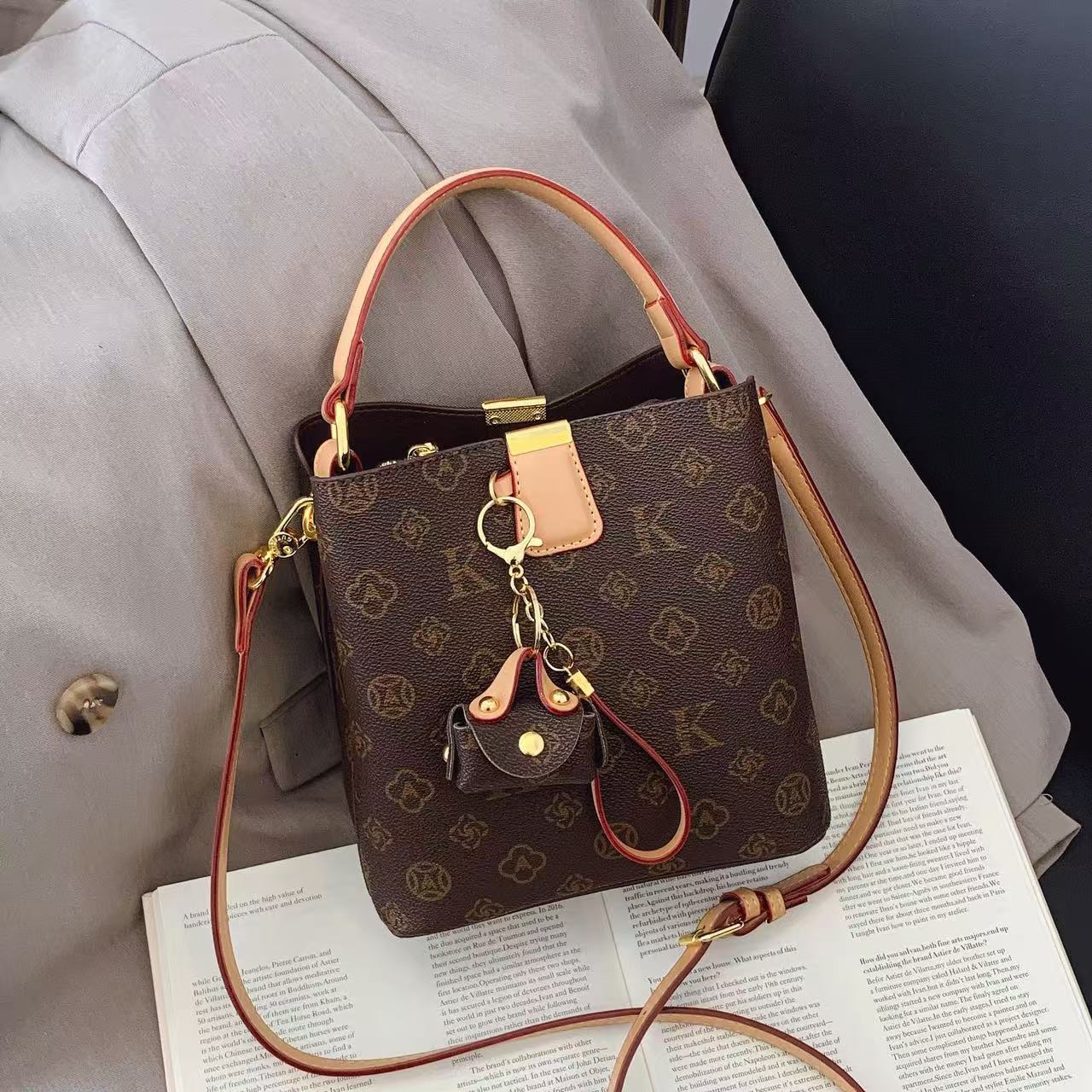 Women's Vegetable Basket Korean Style Contrast Color Shoulder Bags