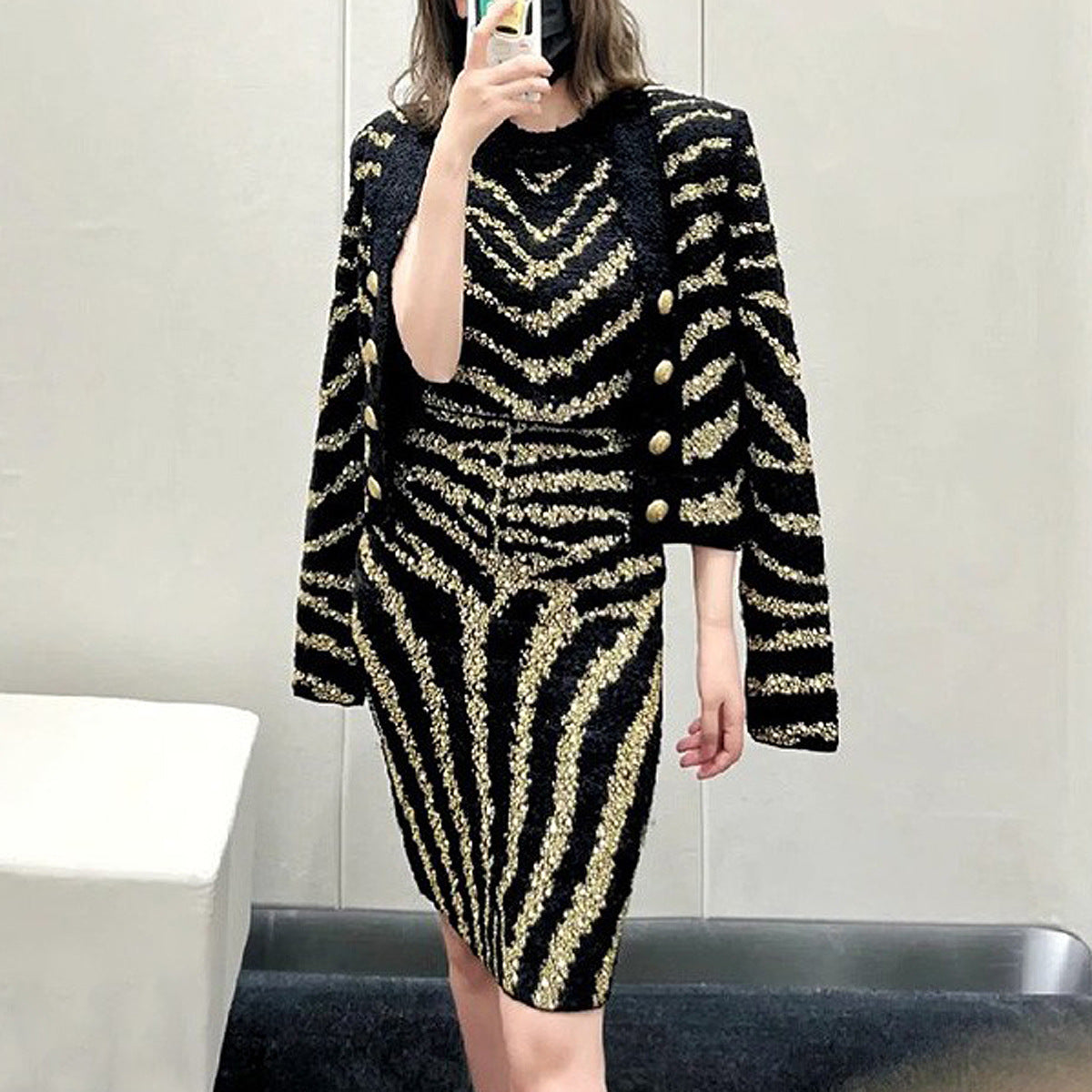 Women's Woolen Rhinestone Knitted Tup With Coats