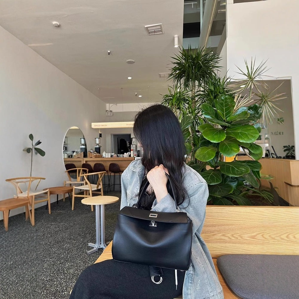 Charming Cowhide Large Capacity Commuter Portable Handbags