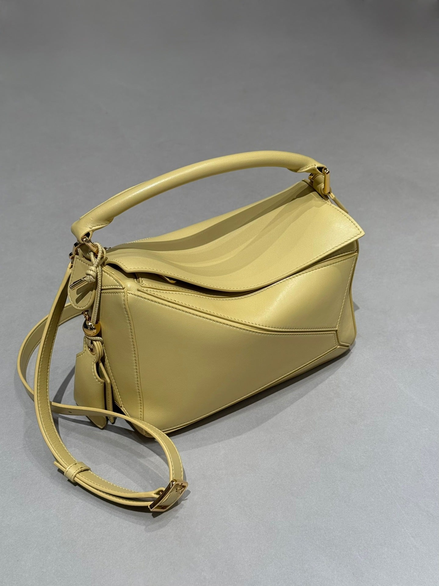 Women's Leather Handmade Beeswax Thread Geometric Special Interest Crossbody Bags