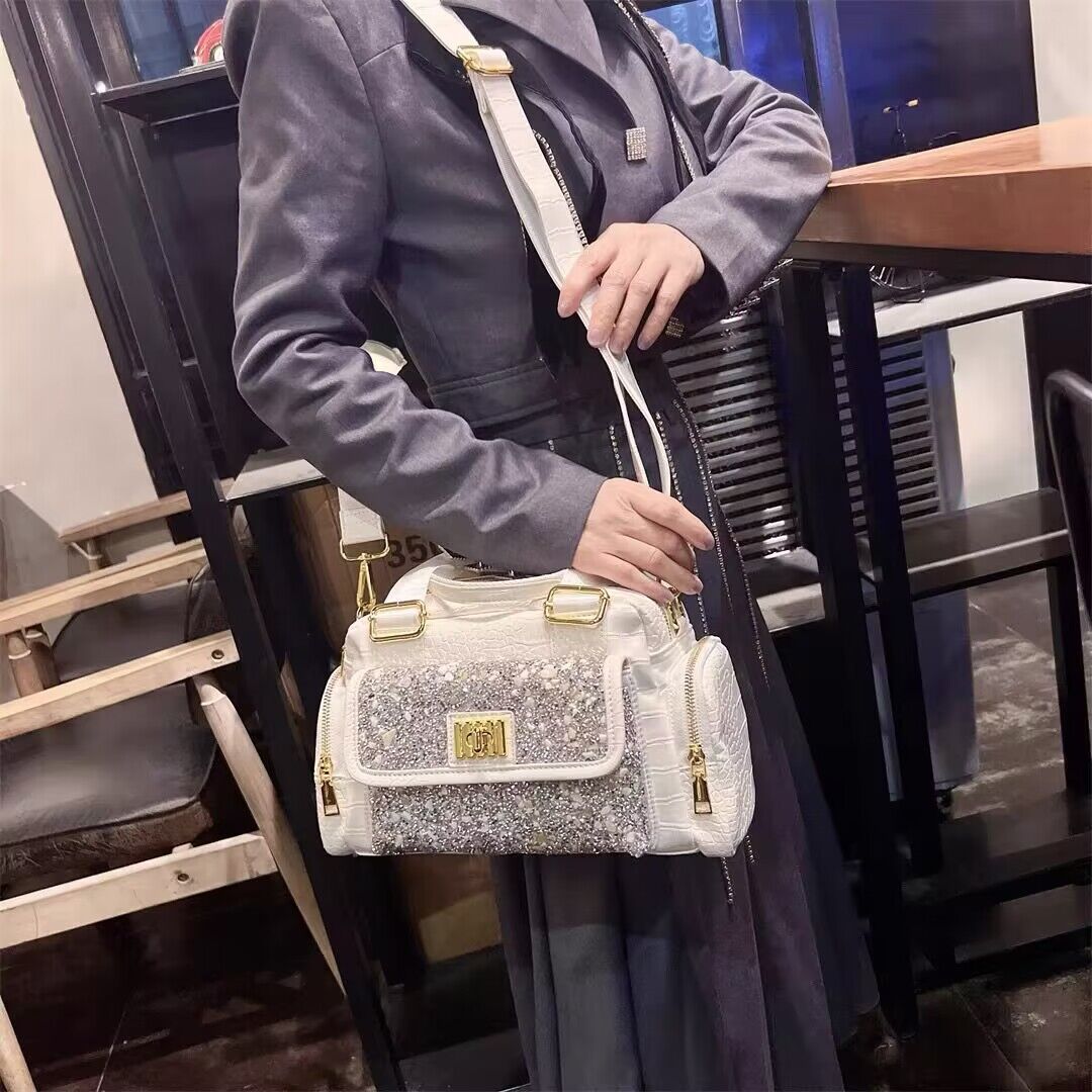 Women's Fire Crocodile Pattern Diamonds Patent Leather Advanced Bags