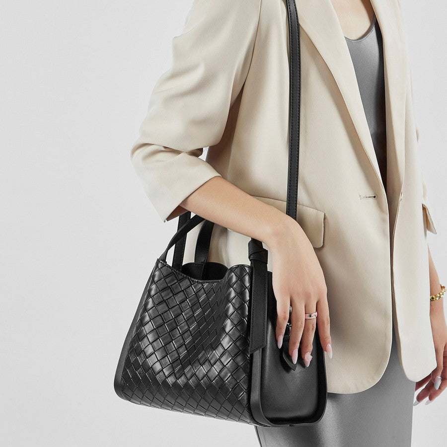 Women's High-grade Cowhide Fashion Genuine Leather Embossed Bags