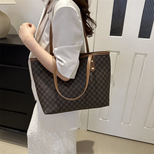 Women's Spring Big Female Commuter Large Capacity Shoulder Bags