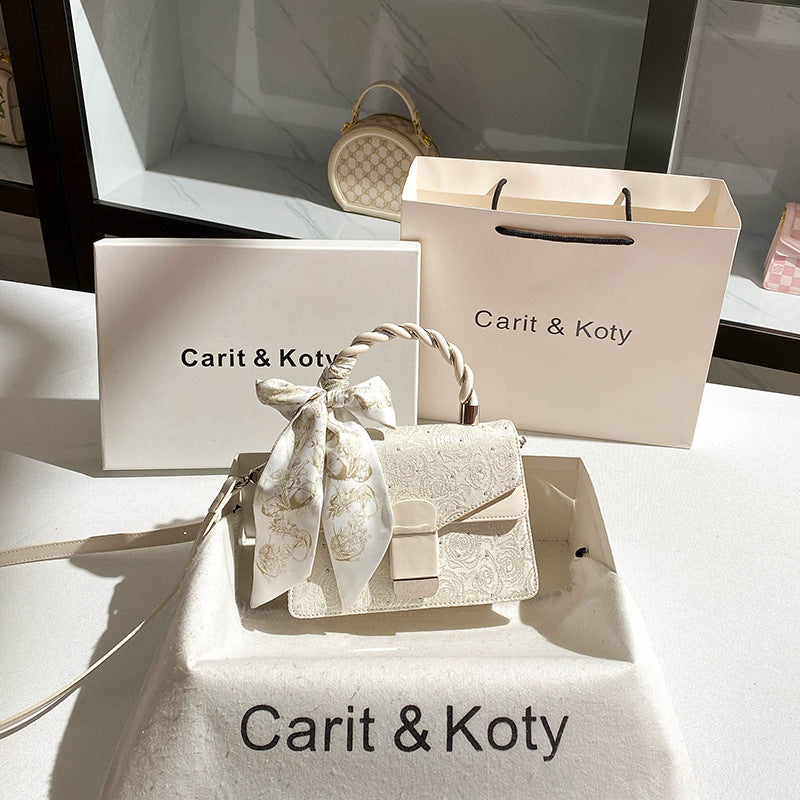 New Pink Embossed High Sense Iti Small Square Bags