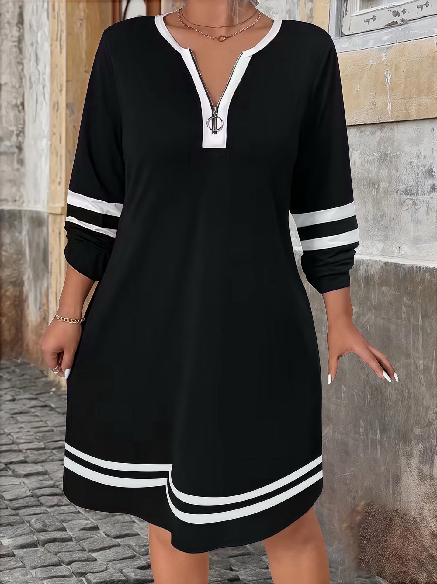 Women's Striped Print Zipped Round Neck Dress