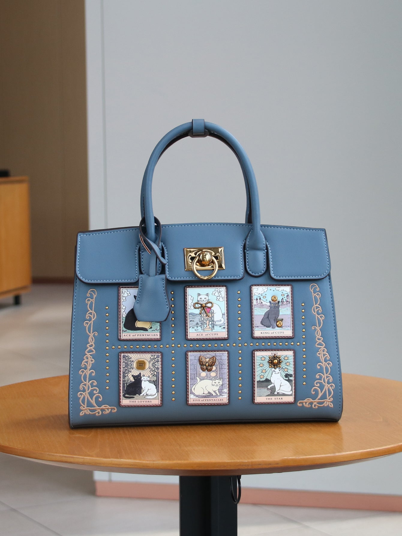 Premium Light Luxury Embroidery Cartoon Cat Handbags
