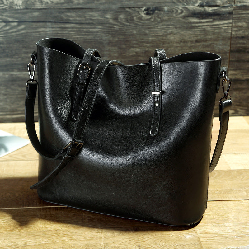 Women's Retro Oil Wax Skin Underarm Solid Tote Bags