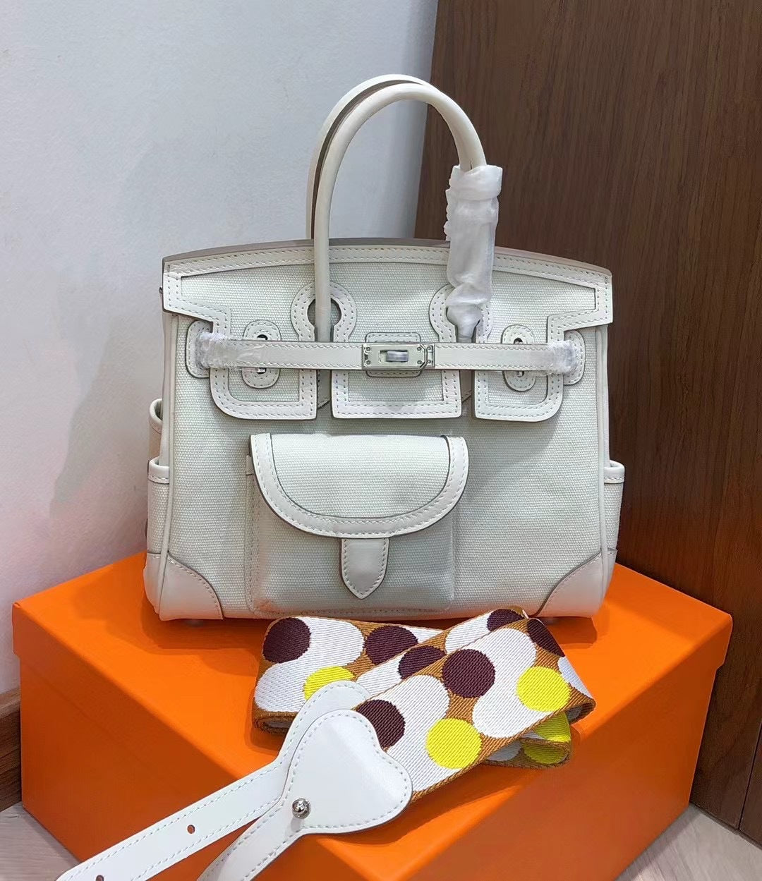 Design High Fashion Canvas With Cowhide Handbags