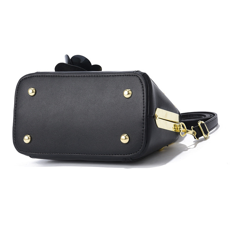 Women's Trendy Steel Frame Shell Mini Shoulder Bags
