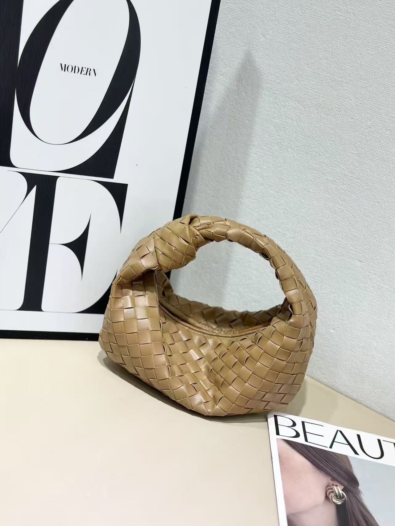 Creative Women's Hand-woven Dumplings Underarm Cowhide Handbags