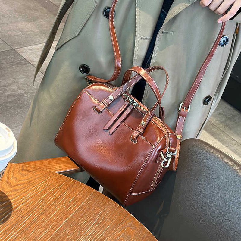 Women's Texture Western Style Vegetable Tanned Handbags